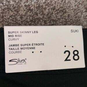 BNWT “silver” women’s Black jeans/jeggings